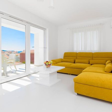 Apartment Royal فوديس الغرفة الصورة