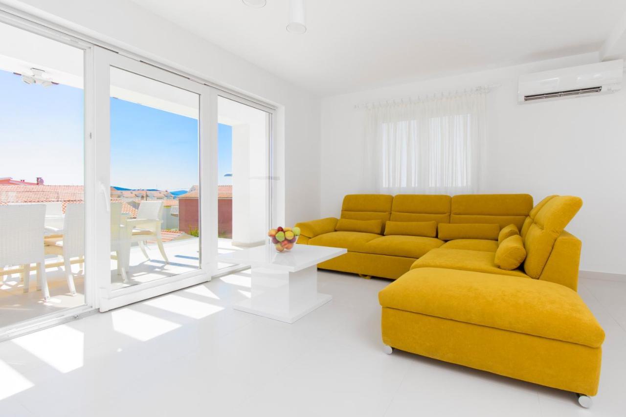Apartment Royal فوديس الغرفة الصورة