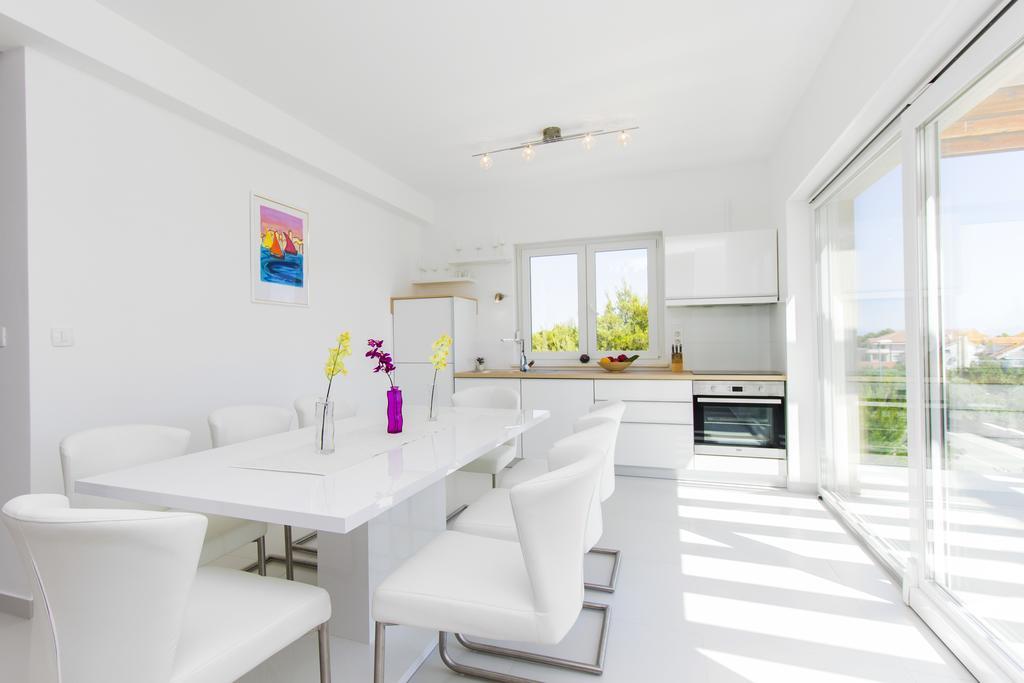 Apartment Royal فوديس الغرفة الصورة