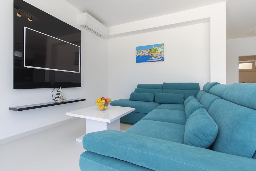 Apartment Royal فوديس الغرفة الصورة