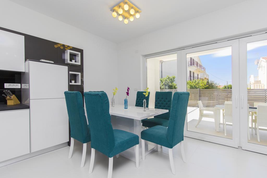 Apartment Royal فوديس الغرفة الصورة